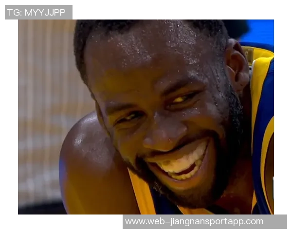 芬奇称赞迪林厄姆与里德默契配合突破篮下表现出色